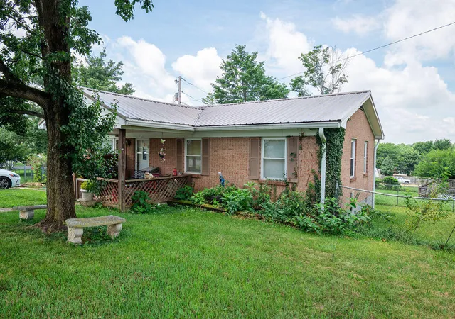 3rd image of 325 Foxwood Dr, Nicholasville, KY 40356 | MLS# 26017358