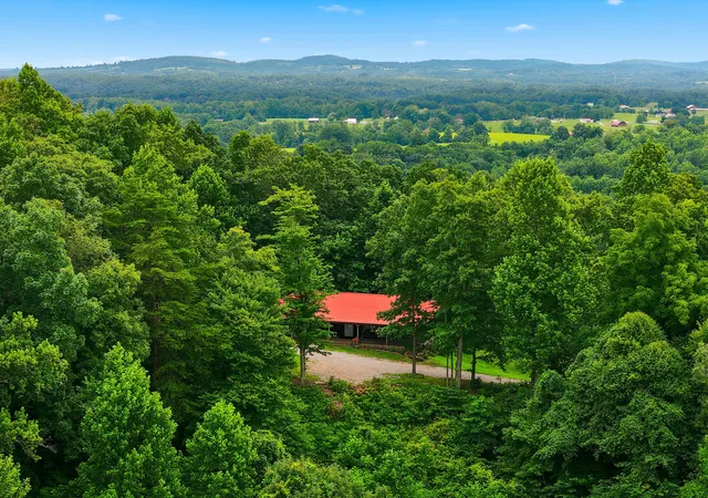 Photo 1 of Single family home for sale at 582 High Ridge Tower Rd, Middleburg, KY 42541 | MLS# 26018389 | Listing updated on 2026-08-31
