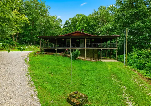 Photo 2 of Single family home for sale at 582 High Ridge Tower Rd, Middleburg, KY 42541 | MLS# 26018389 | Listing updated on 2026-08-31