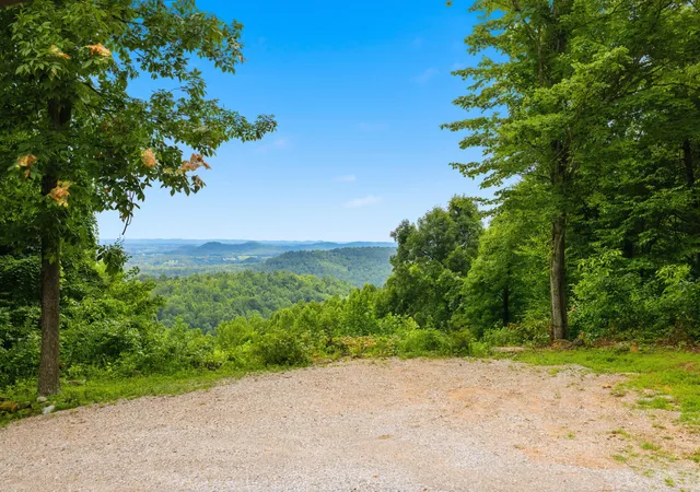 Photo 2 of Single family home for sale at 582 High Ridge Tower Rd, Middleburg, KY 42541 | MLS# 26018389 | Listing updated on 2026-08-31