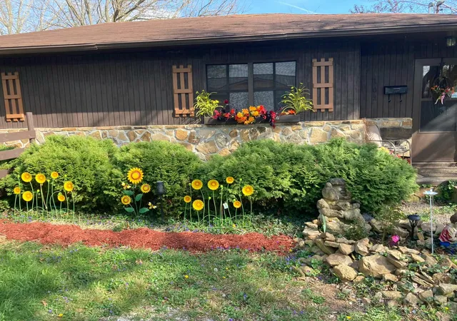 2nd image of 102 Davis St, Monticello, KY 42633 | MLS# 26017860