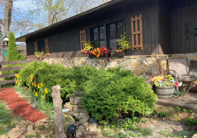 3rd image of 102 Davis St, Monticello, KY 42633 | MLS# 26017860