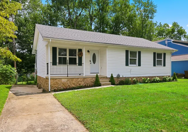 Homes for sale in Lexington, KY | 1137 Wood Ridge Rd, Lexington, KY 40514 | MLS# 26017478