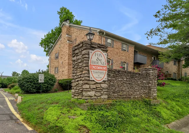 Homes for sale in Lexington, KY | 1084 Armstrong Mill Rd #B, Lexington, KY 40517 | MLS# 26018038