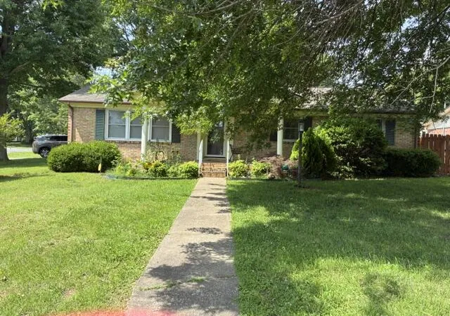 Homes for sale in Mayfield, KY | 211 Reed St, Mayfield, KY 42066 | MLS# 26017962