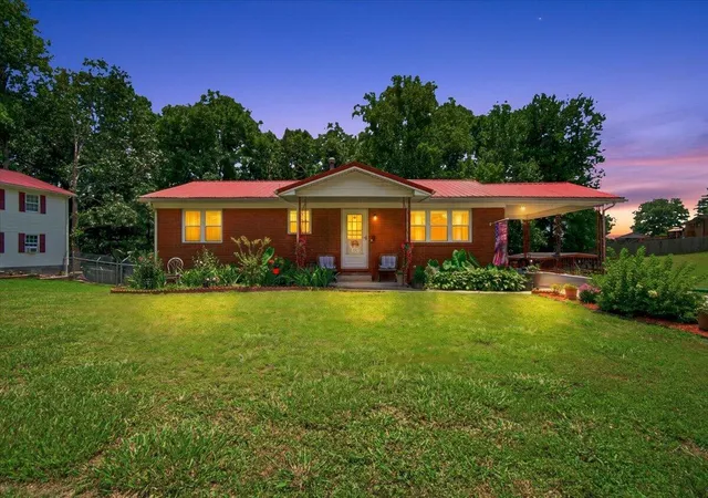 Homes for sale in Williamsburg, KY | 316 Mountain View Rd, Williamsburg, KY 40769 | MLS# 26017384