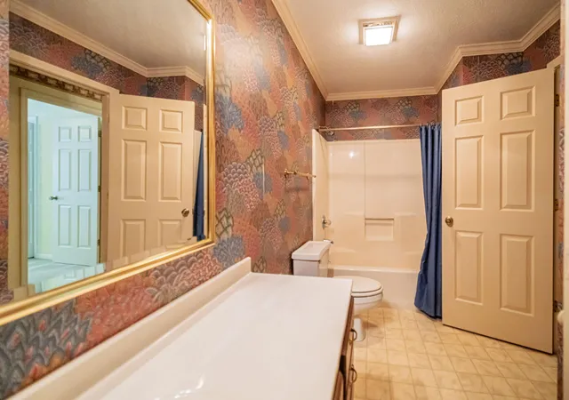 2nd image of 555 Whitney Dr, Paducah, KY 42001 | MLS# 26017459