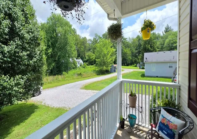 Photo 3 of Single family home for sale at 222 Kentucky Ave, Junction City, KY 40440 | MLS# 26017661 | Listing updated on 2026-09-13