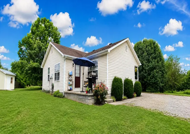 Homes for sale in Junction City, KY | 222 Kentucky Ave, Junction City, KY 40440 | MLS# 26017661