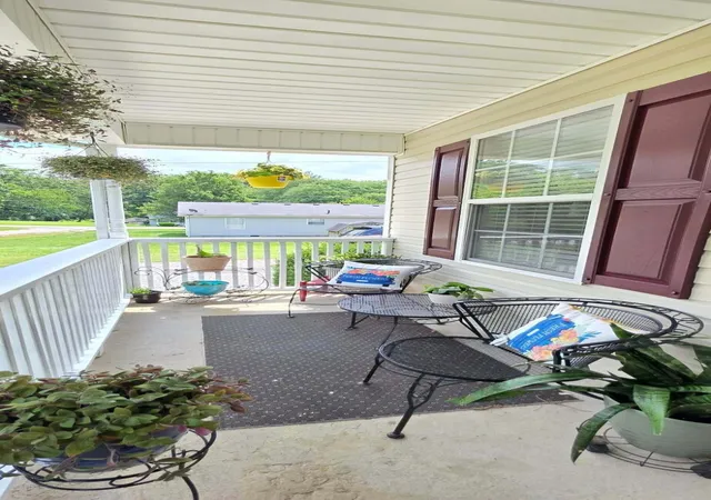 Photo 4 of Single family home for sale at 222 Kentucky Ave, Junction City, KY 40440 | MLS# 26017661 | Listing updated on 2026-09-13