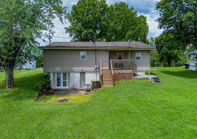 Homes for sale in Benton, KY | 1303 Shelby Mccallum Dr, Benton, KY 42025 | MLS# 26017580