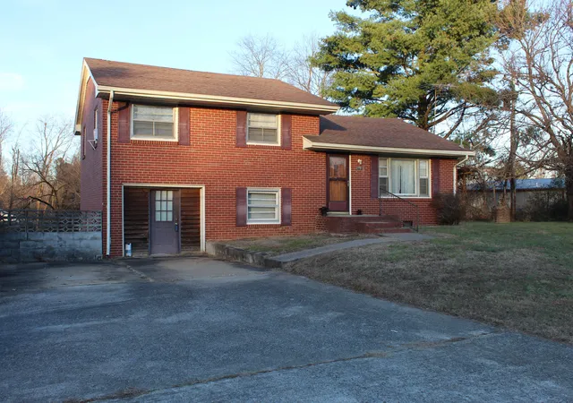 1st image of 2701 N Friendship Rd, Paducah, KY 42001 | MLS# 26017545