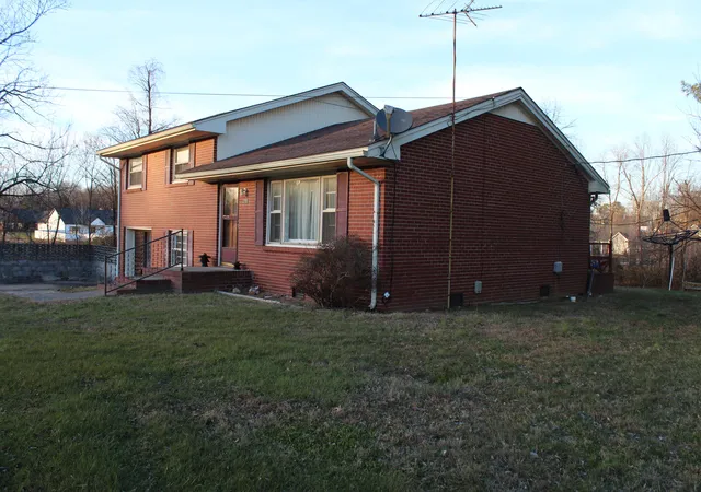 3rd image of 2701 N Friendship Rd, Paducah, KY 42001 | MLS# 26017545