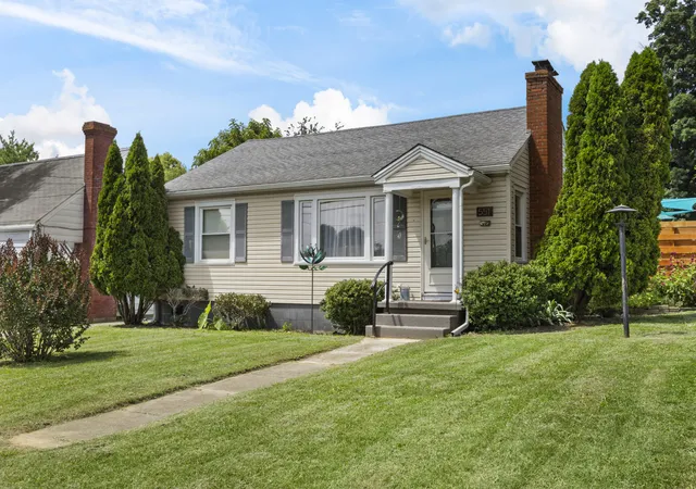 Homes for sale in Harrodsburg, KY | 551 Cornishville St, Harrodsburg, KY 40330 | MLS# 26017851