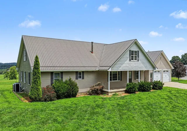 Photo 3 of Single family home for sale at 141 Leech Hl Cemetery Rd, Fredonia, KY 42411 | MLS# 26018214 | Listing updated on 2026-09-16