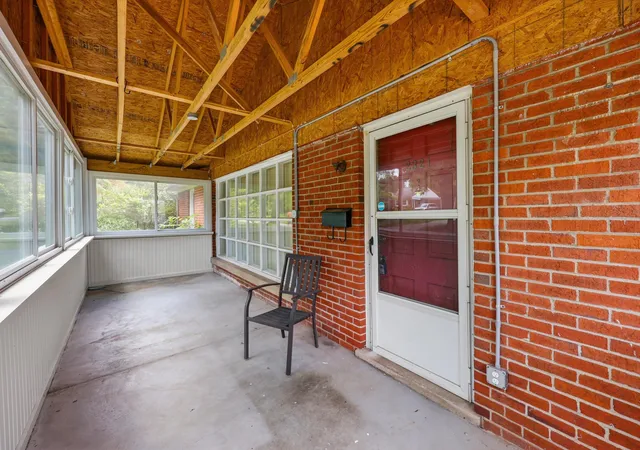 Homes for sale in Lexington, KY | 2321 Southview Dr, Lexington, KY 40503 | MLS# 26018218