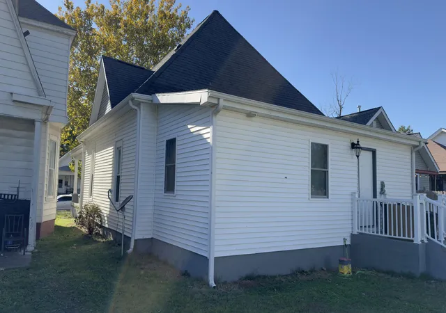 Photo 3 of Sale Pending at 508 Harahan Blvd, Paducah, KY 42001 | MLS# 26017559 | Listing updated on 2026-08-25