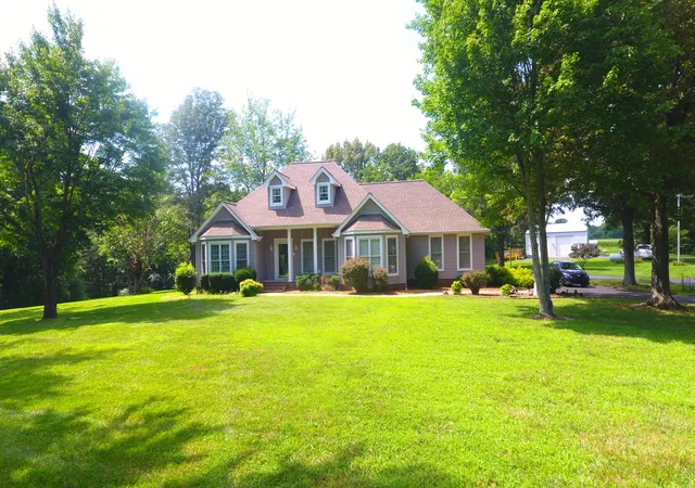 Photo 3 of Sale Pending at 5650 Warrendale Dr, Paducah, KY 42003 | MLS# 26019387 | Listing updated on 2026-09-19
