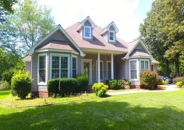 Photo 3 of Sale Pending at 5650 Warrendale Dr, Paducah, KY 42003 | MLS# 26019387 | Listing updated on 2026-09-19