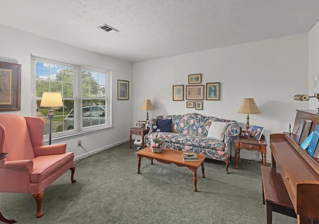 3rd image of 3336 Featherston Dr, Lexington, KY 40515 | MLS# 26017600