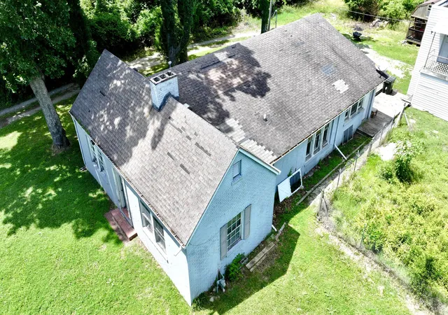 Homes for sale in Hopkinsville, KY | 1900 E 1st Street Street, Hopkinsville, KY 42240 | MLS# 26017572