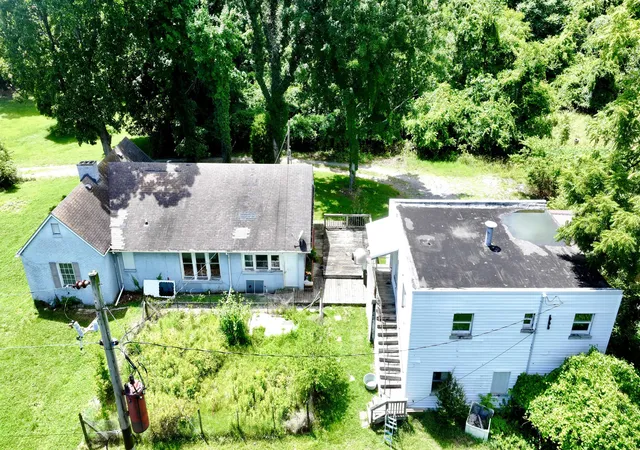 Homes for sale in Hopkinsville, KY | 1900 E 1st Street Street, Hopkinsville, KY 42240 | MLS# 26017572