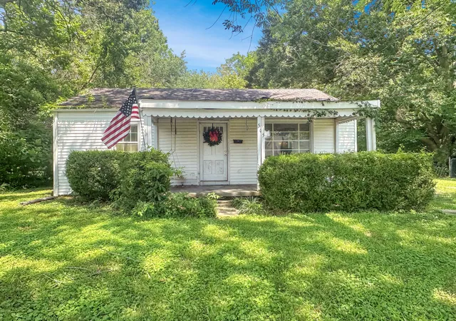 Homes for sale in Murray, KY | 505 S 9th St, Murray, KY 42071 | MLS# 26017582