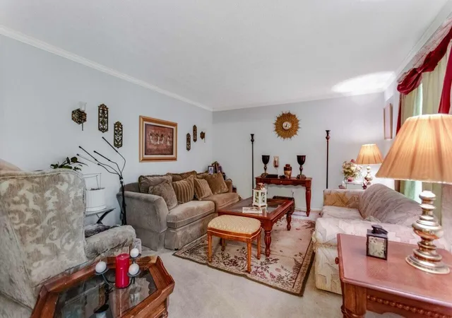 Photo 3 of Single family home for sale at 1512 Oak Ridge Ct, Hopkinsville, KY 42240 | MLS# 26017588 | Listing updated on 2026-07-13