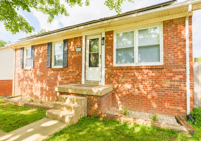 Photo 1 of Single family home for sale at 2833 Winter Garden, Lexington, KY 40517 | MLS# 26017616 | Listing updated on 2026-08-30