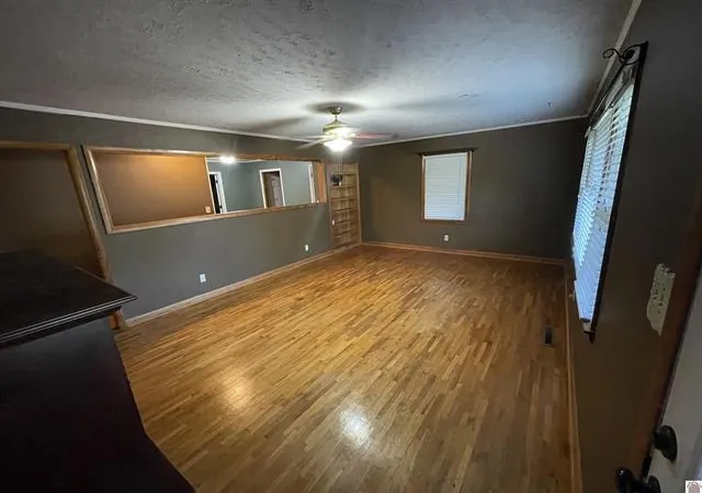 3rd image of 303 Crume St, Clinton, KY 42031 | MLS# 26017614