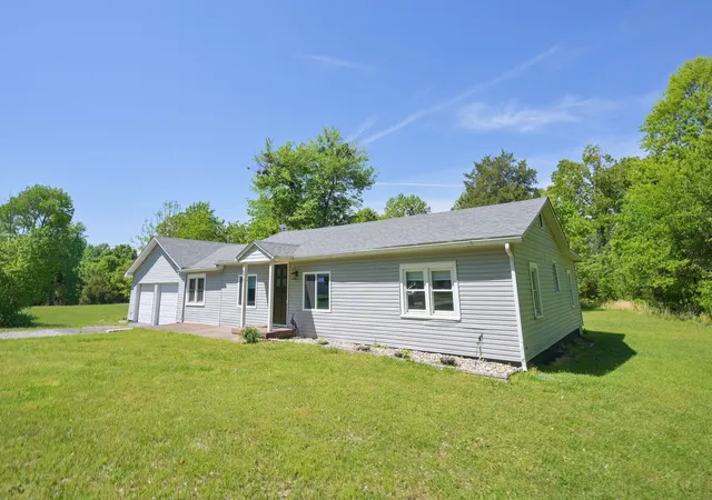 Photo 2 of Single family home for sale at 878 Oak Level Elva Rd, Symsonia, KY 42082 | MLS# 26017744 | Listing updated on 2026-07-14