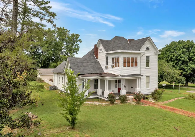 1st image of 125 Main St, Cadiz, KY 42211 | MLS# 26017958