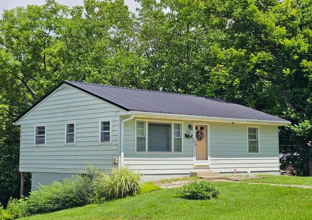 Homes for sale in Harrodsburg, KY | 705 Beaumont Ave, Harrodsburg, KY 40330 | MLS# 26017654