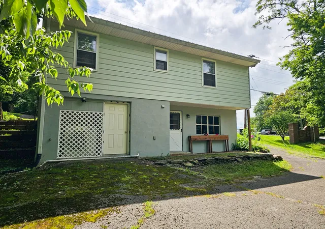 Homes for sale in Harrodsburg, KY | 705 Beaumont Ave, Harrodsburg, KY 40330 | MLS# 26017654