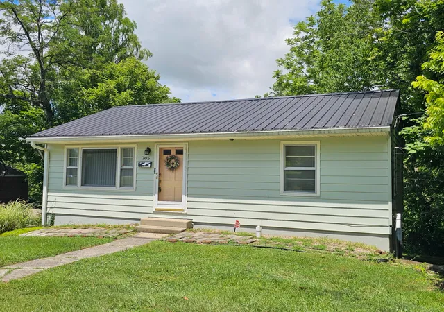 Homes for sale in Harrodsburg, KY | 705 Beaumont Ave, Harrodsburg, KY 40330 | MLS# 26017654