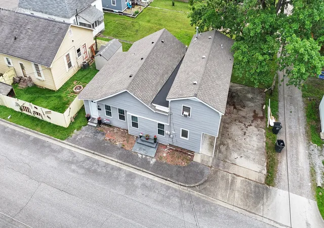 4th image of 407 N 19Th St #403 & 407, Paducah, KY 42001 | MLS# 26017729
