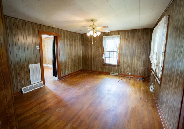 Homes for sale in Princeton, KY | 300 Dawson Rd, Princeton, KY 42445 | MLS# 26017670