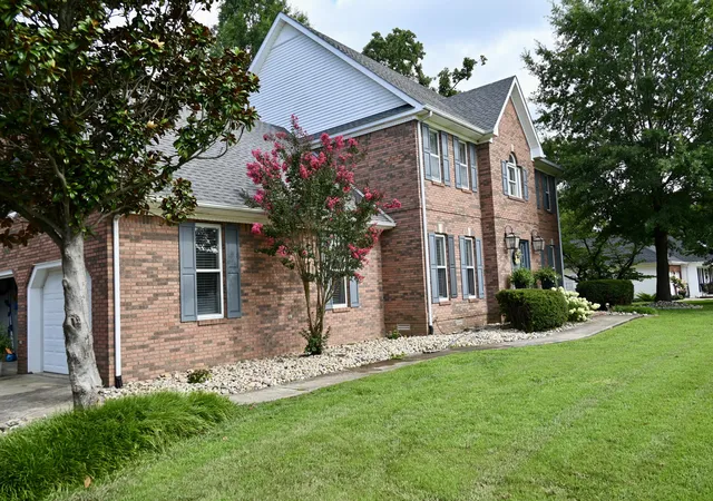 Homes for sale in Benton, KY | 124 Kyabram Dr, Benton, KY 42025 | MLS# 26017910