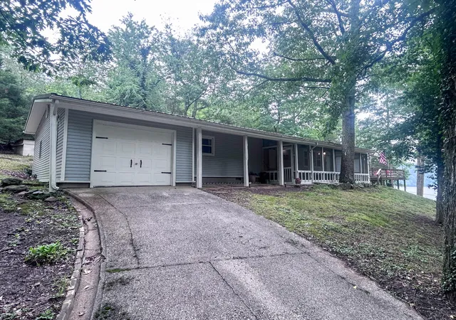 Homes for sale in Dawson Springs, KY | 305 Lakeshore Dr, Dawson Springs, KY 42408 | MLS# 26017681