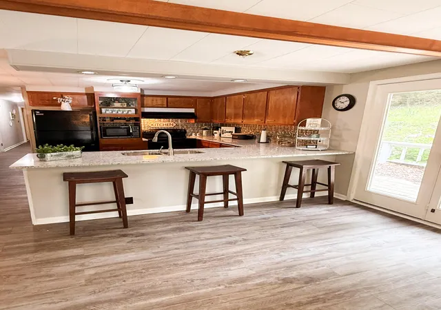 Photo 3 of Single family home for sale at 305 Lakeshore Dr, Dawson Springs, KY 42408 | MLS# 26017681 | Listing updated on 2026-07-11