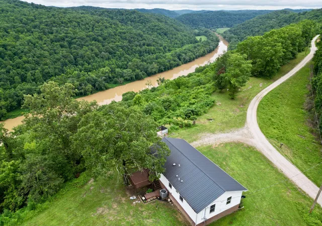 72nd image of 301 T Estes Rd, Beattyville, KY 41311 | MLS# 26018185