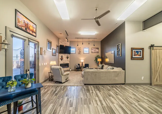 Listing Photo 2 - Condo for sale in building located at 333 N 9th St, Paducah, KY 42001 - Unit #