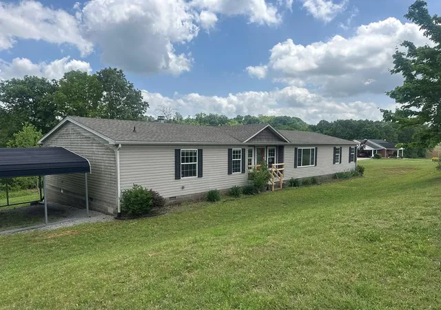 Homes for sale in Greenville, KY | 370 Robinson Ln, Greenville, KY 42345 | MLS# 26017692