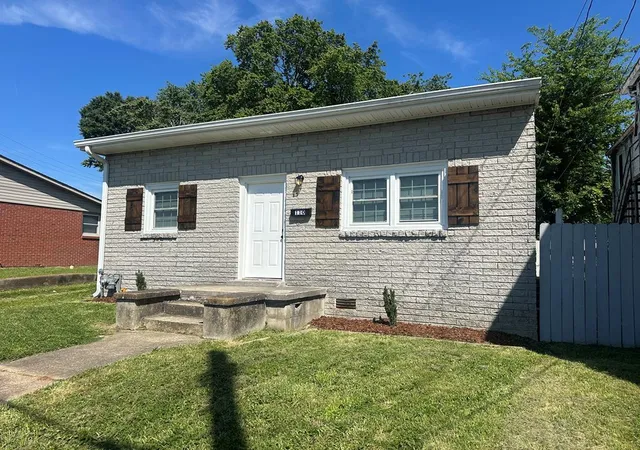 Homes for sale in Hopkinsville, KY | 110 S Virginia St, Hopkinsville, KY 42240 | MLS# 26017719
