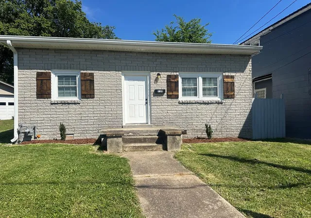 Homes for sale in Hopkinsville, KY | 110 S Virginia St, Hopkinsville, KY 42240 | MLS# 26017719