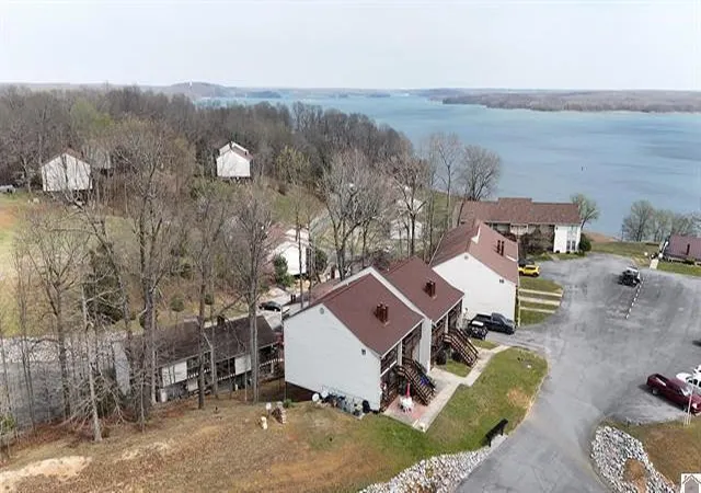 Listing Photo 2 - Condo for sale in building located at 328 Champion Hls Rd, Kuttawa, KY 42055 - Unit #11A