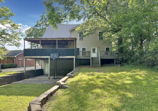 Homes for sale in Murray, KY | 300 N 8th St, Murray, KY 42071 | MLS# 26017754