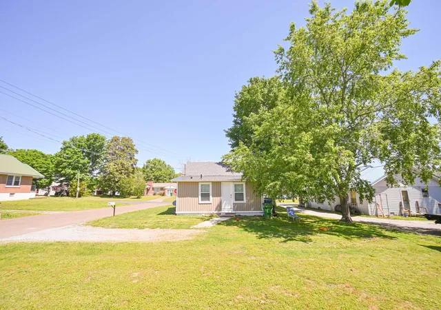 Homes for sale in Mayfield, KY | 900 Backusburg Rd, Mayfield, KY 42066 | MLS# 26017883