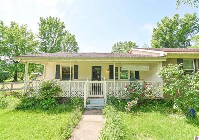 Homes for sale in Mayfield, KY | 2325 State Route 564, Mayfield, KY 42066 | MLS# 26017882