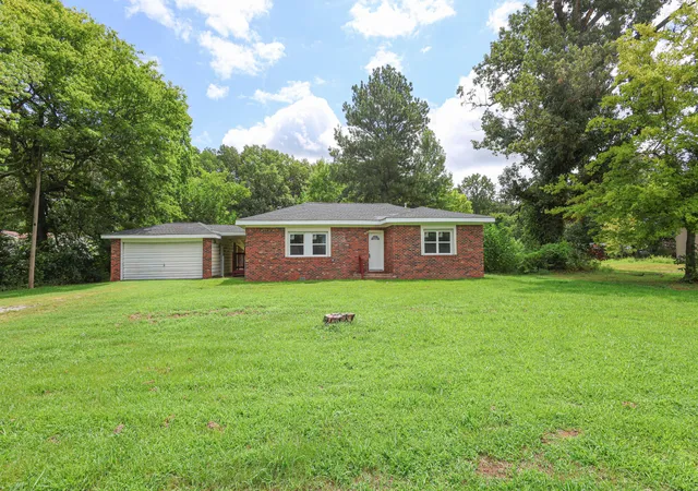 Photo 1 of Single family home for sale at 2010 Husband Rd, Paducah, KY 42003 | MLS# 26017880 | Listing updated on 2026-08-03